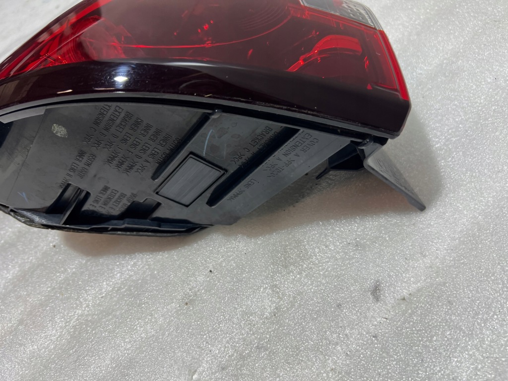 Mazda 6 gl лампа ліва sedan rok 2021 grf5-51160 Зі Шроту