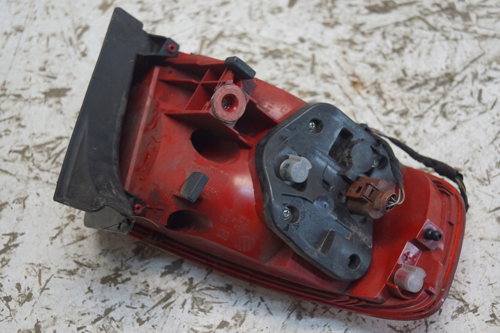 фото №13, Audi a4 b8 led лампа права задня sedan