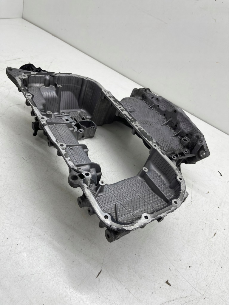 Audi a7 a6 c7 3.0 tdi cdu верхній піддон оливи масляна cała справна оригінал! Ціна