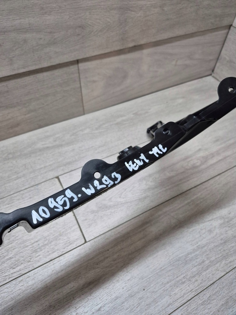 фото №6, 10959. mercedes eqc напрямна бампер лівий задня a2938855700