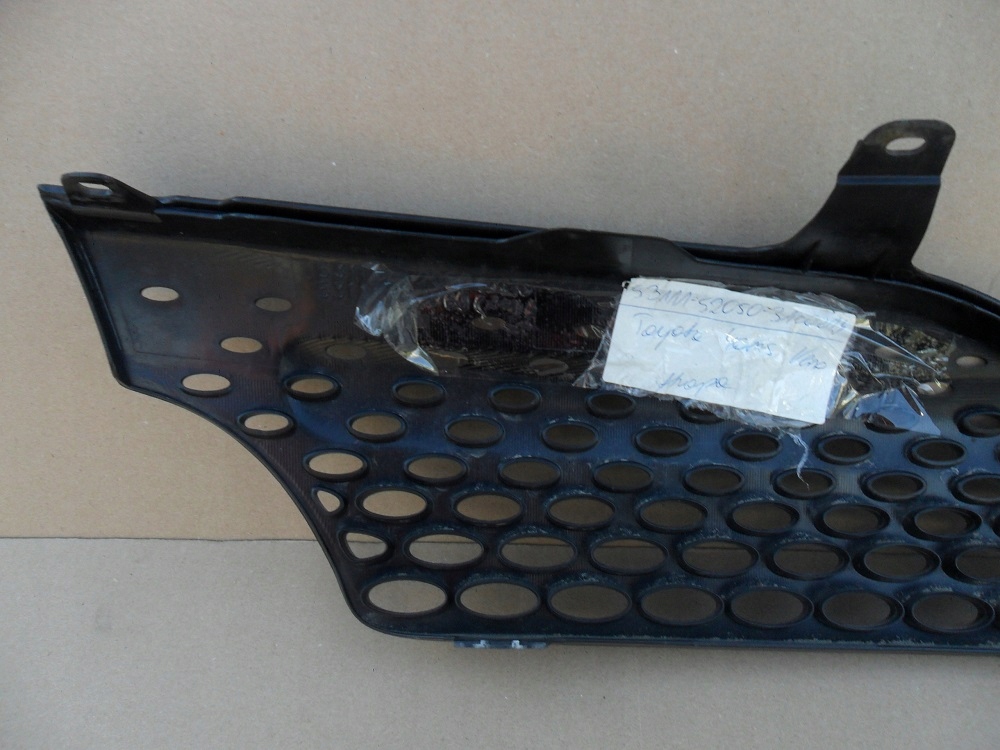 фото №9, Toyota yaris verso ncp 2002 2003 решётка радиатора радиатора