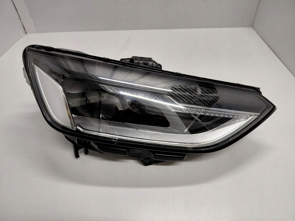 фото №1, Audi a4 b9 8w lift led лампа права