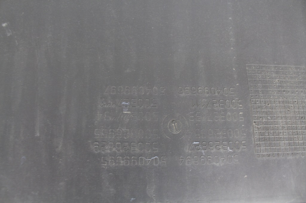 фото №5, Молдинг накладка правий bok iveco 2014r.