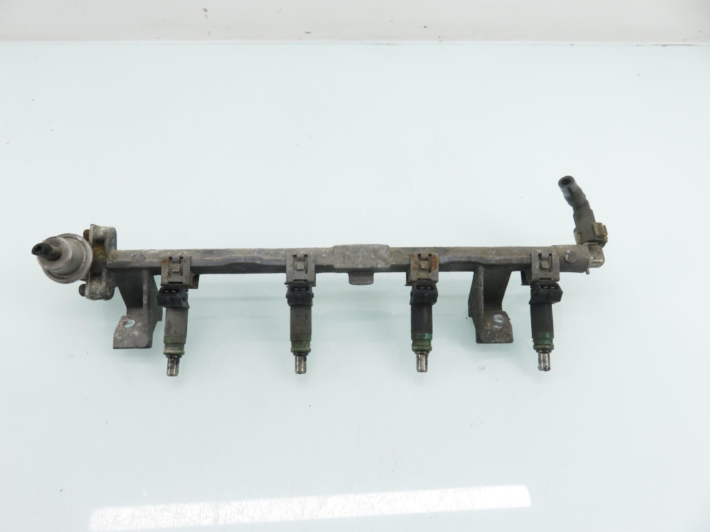 Купити Молдинг упорскування ford focus mk1 1 1.6 16v 98mfba fyda