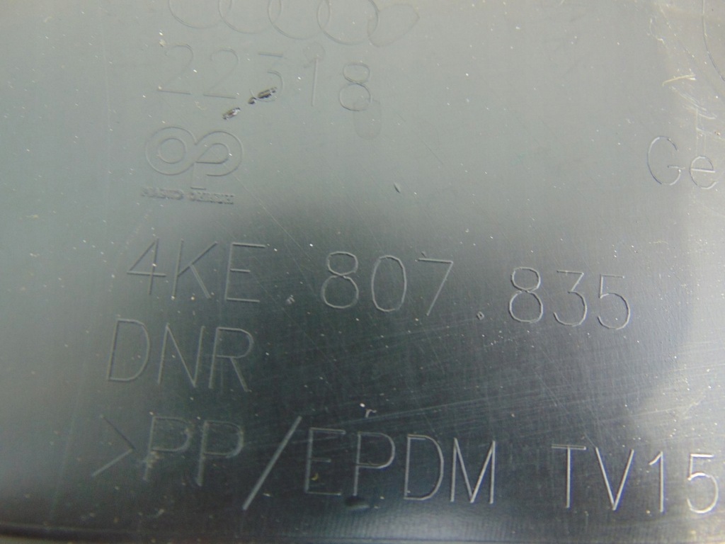 фото №15, Накладка спойлер бампера задня audi e-tron 4ke