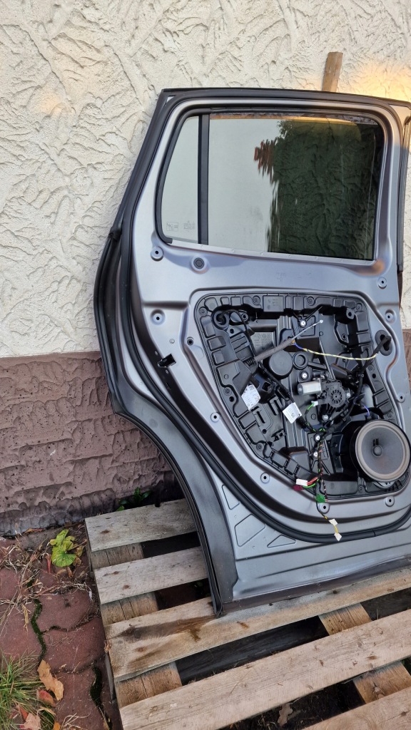 Двері ліва лівий задній mercedes eqa gla h243 kod 662 повний amg Недорого