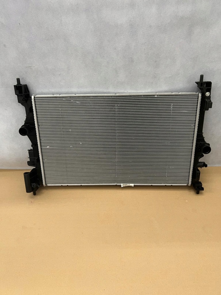 Купить Радиатор воды opel corsa e 15-19 1300368