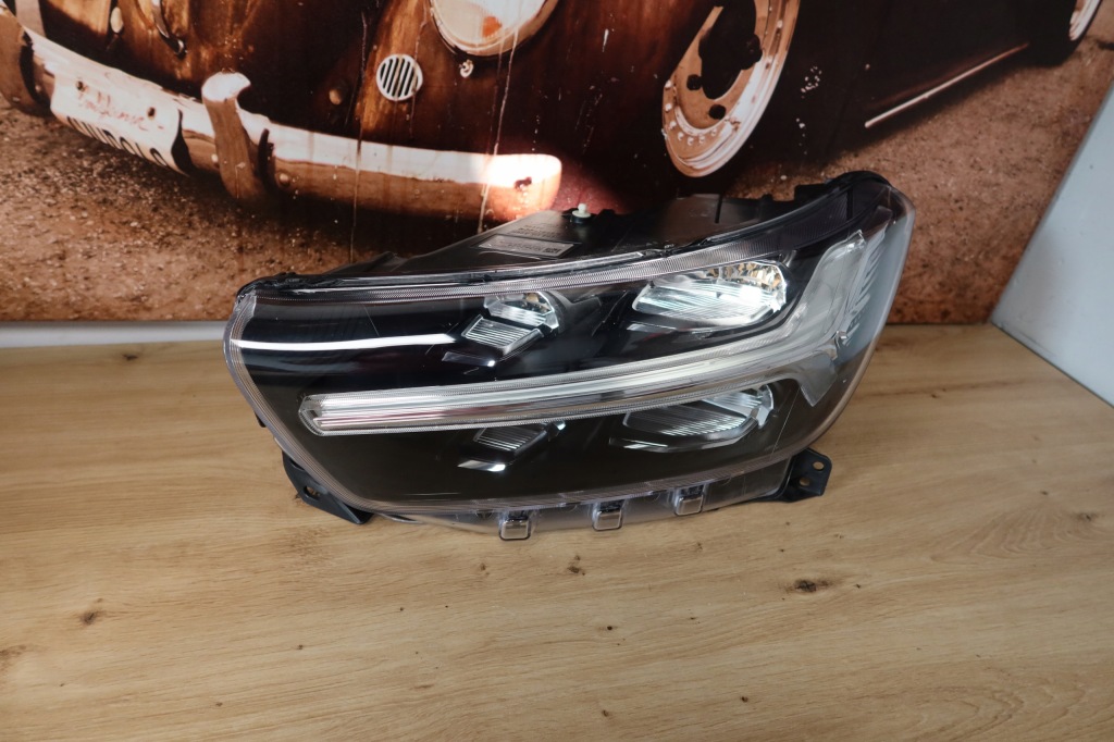 фото №1, Volvo xc40 full led mid 32342524 левая лампа лампы