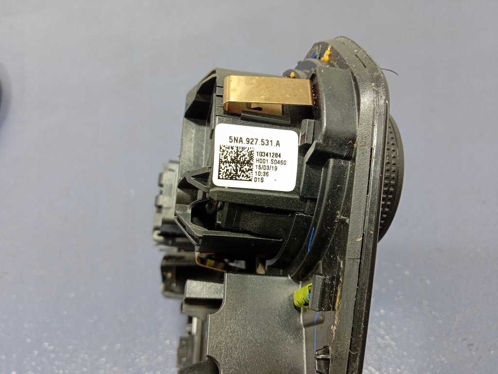 фото №5, Vw tiguan ii 16- рамка домкрата панель керування 5nn864263