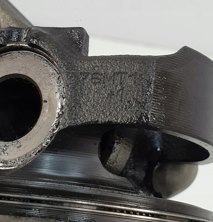 фото №5, Поршень + шатун mercedes w176 w246 1.5 cdi 607951