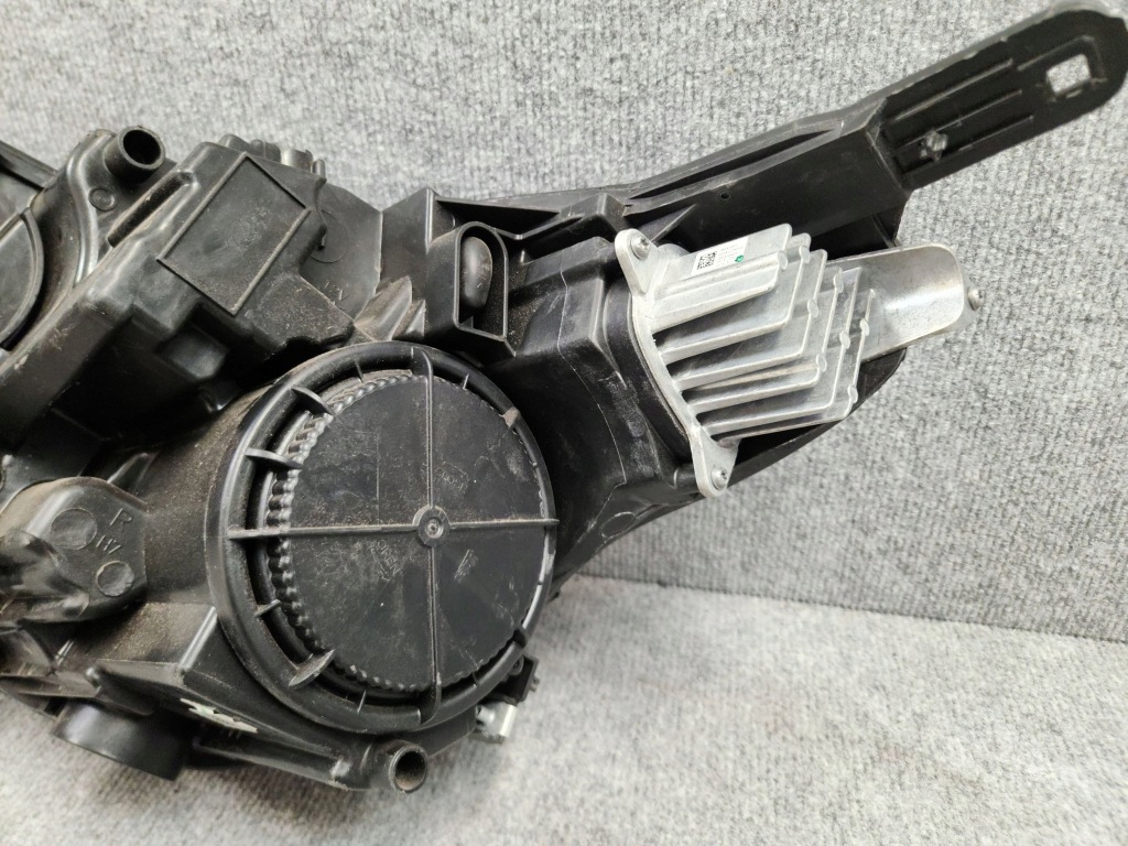 Фара фара передняя перед правый  - opel crossland x full led рестайлинг  20-24 Оригинал