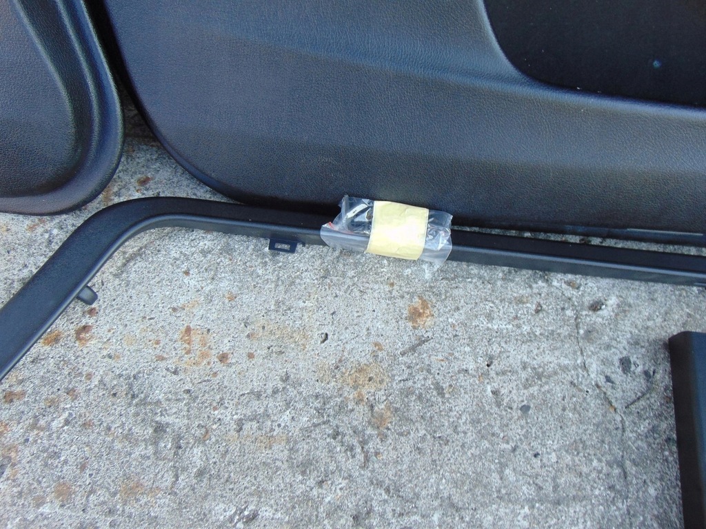 фото №13, Оббивка обшивки шторка bmw f11 kombi комплект