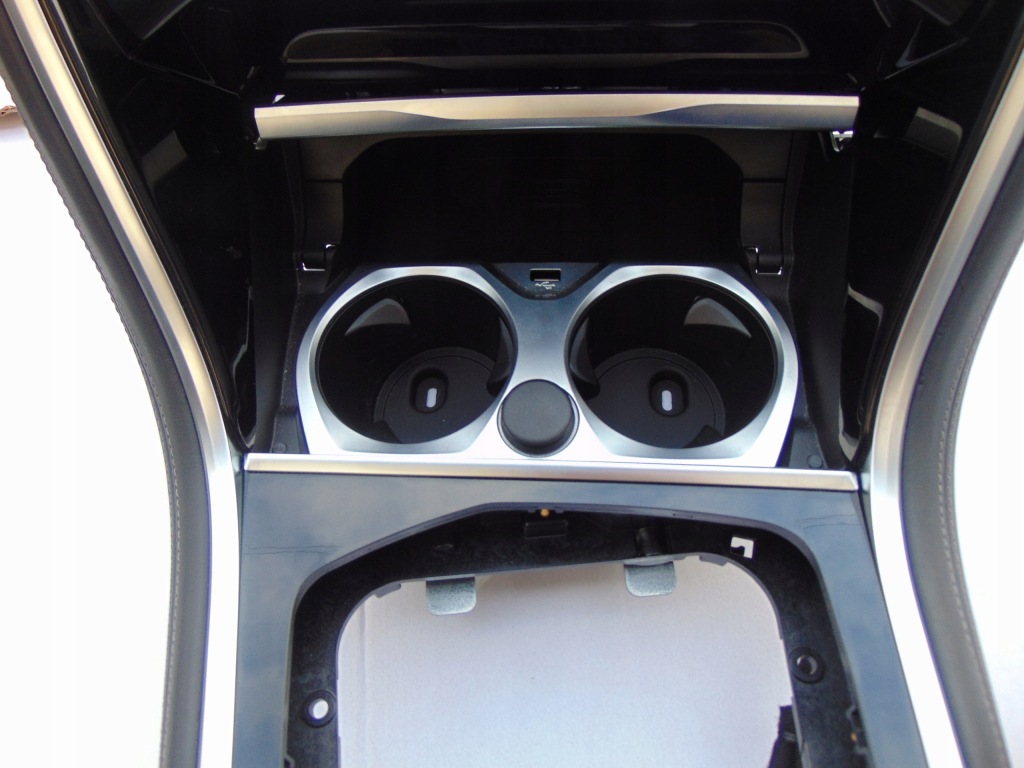 фото №5, Туннель dekor бардачок зарядное устройство bmw g16