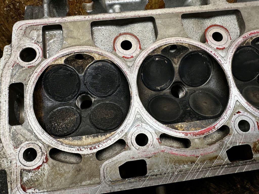 Головка крышка валы vw 1.4 tsi 03c103358ak 03c103475bc Доставка