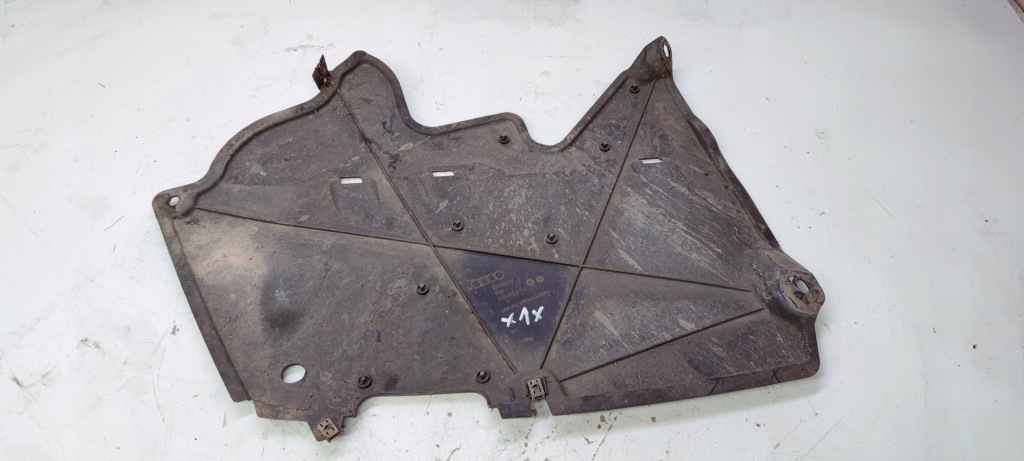 Купить Накладка подвеска задняя audi a4 b9 8w0825217a 1