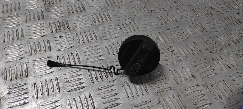 фото №1, Lexus rcf rc-f rc f rc350 кришка заливної пального