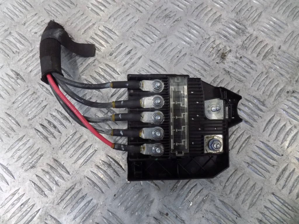 Купити Peugeot 3008 ii 2017- клема плюсова запобіжники