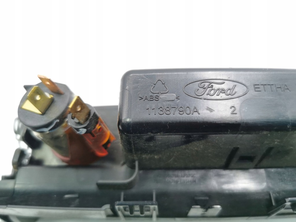 Купить Ford s-max 2008 разъём 12v перед 1138790a