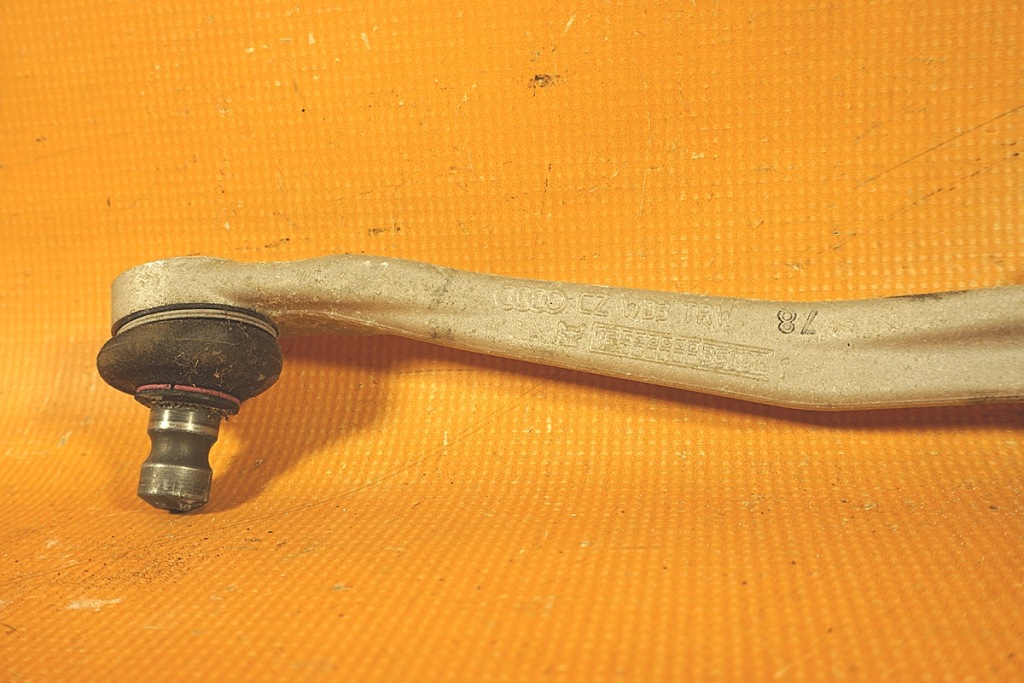 Audi q5 8r рестайлинг  47km рычаг перед верхний правый  8k0407510n Киев