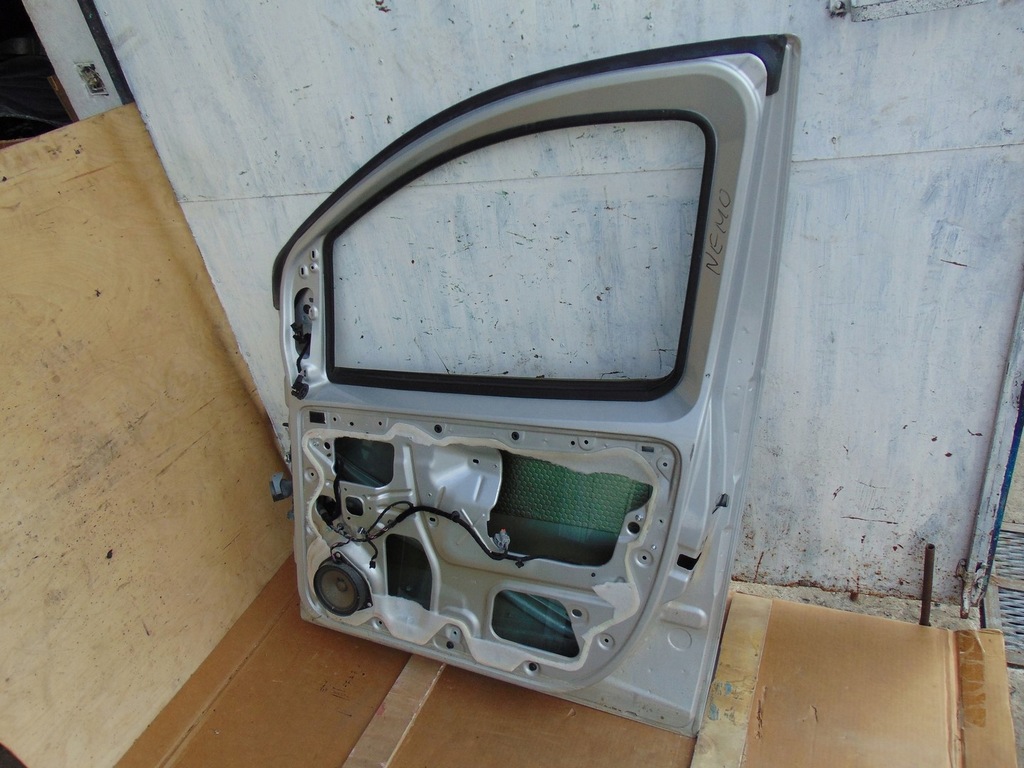 фото №11, Дверь правый перед citroen nemo серебристый