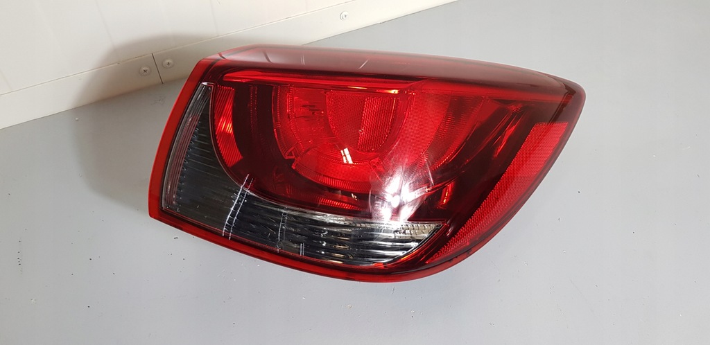 фото №1, Mazda ii 2014- лампа права задня