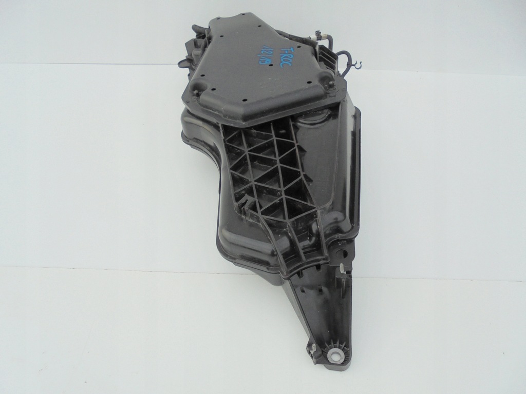 фото №12, Vw t-roc бак adblue 5q0131877r