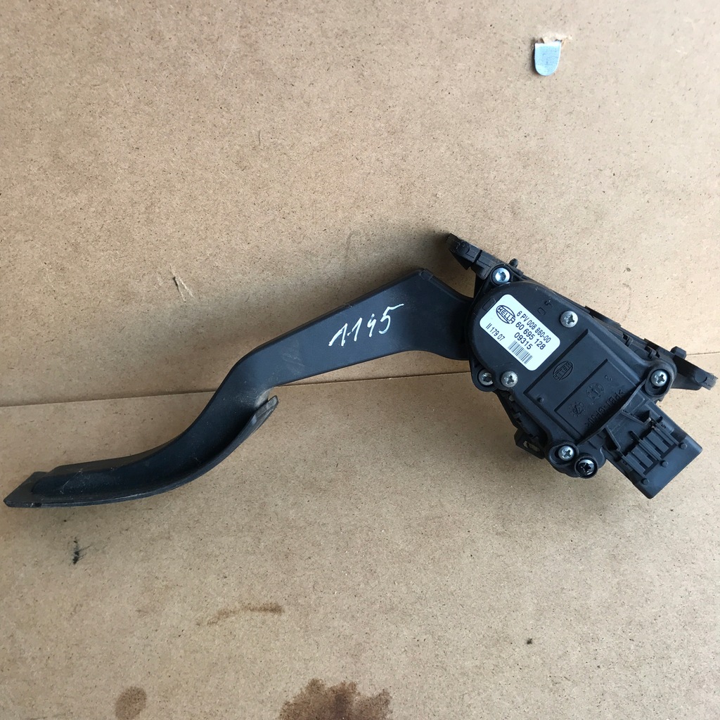 фото №1, Потенціометр газу 60695128 alfa romeo 159 1.9 jts