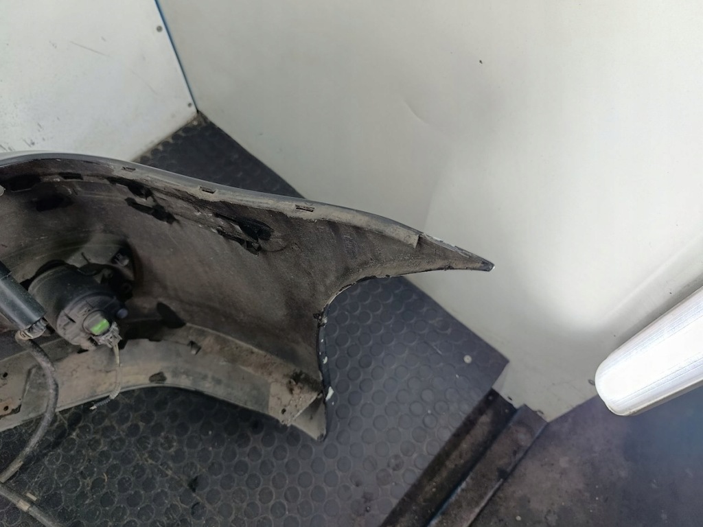Бампер передок  toyota avensis 2 t25 209 с Разборки