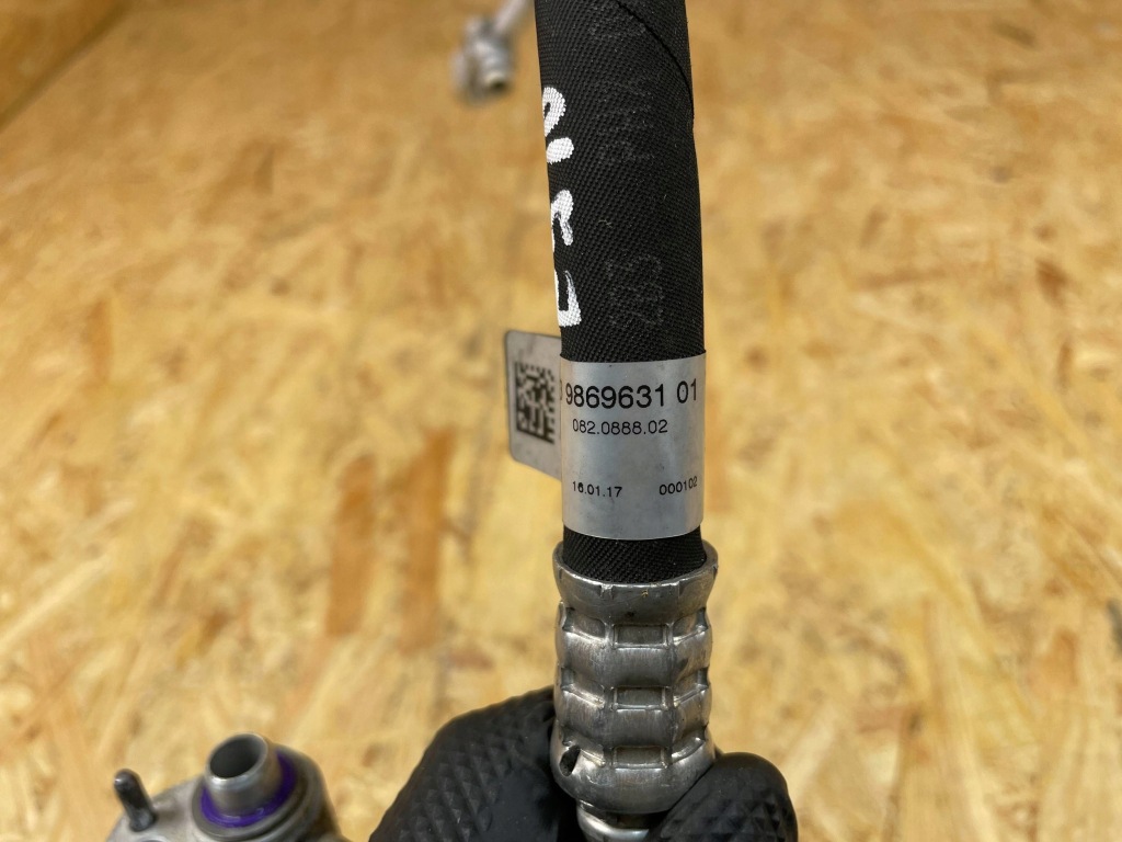 Патрубок трубка шланг кондиціонера mini countryman f60 9869631 Оригінал
