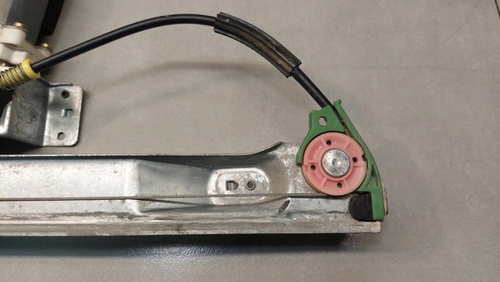 фото №6, Подъемник стекло левый перед citroen c2 1.4 b 3d