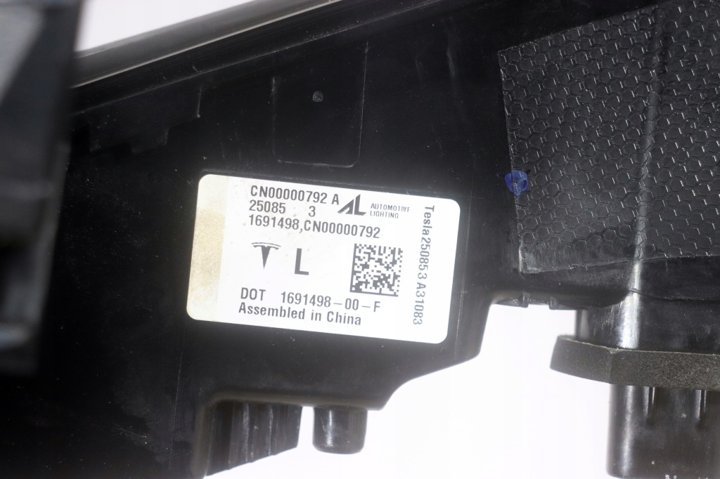 Tesla model 3 ліва фара задній 1691498-00-f j-6996 Зі Шроту