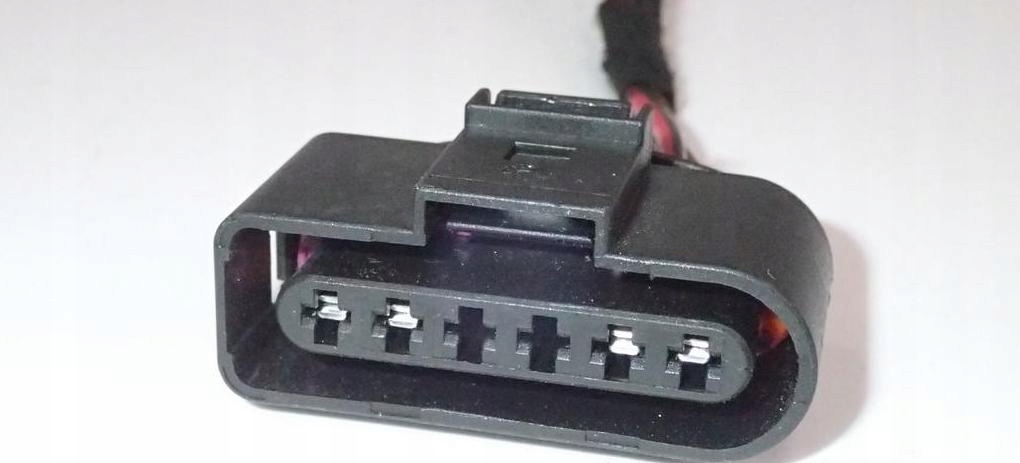 фото №1, Колодка соединитель штекер czarna audi 1j0973726