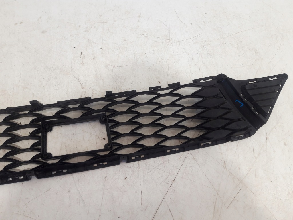 фото №9, Kia оригинальный номер 86561-j7710 решётка бампера gtline