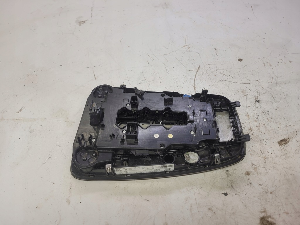 фото №7, Лампа потолочный audi a4 b9 8w0947135bq led 6ps