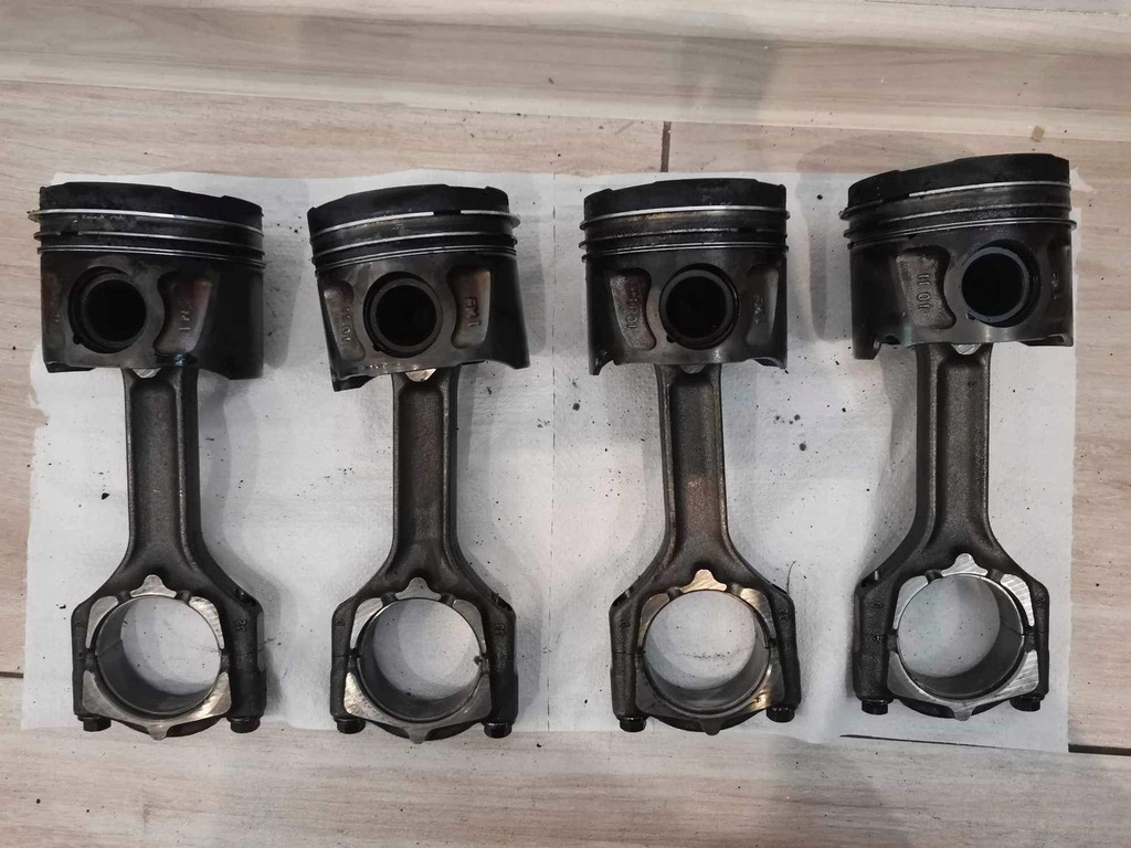 фото №1, Поршень 55574802 з шатун opel astra 2.0 cdti