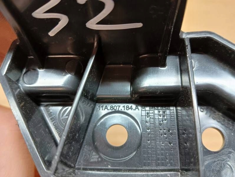 фото №6, M32 направляющая бампера перед правый vw id.4 11a807184a повреждённый