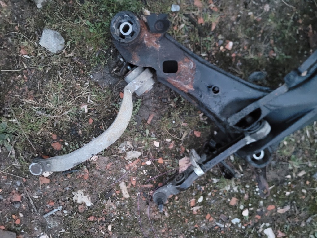 фото №8, Audi a4 b6 2.5tdi ake подрамник подрамник подрамник рычаг