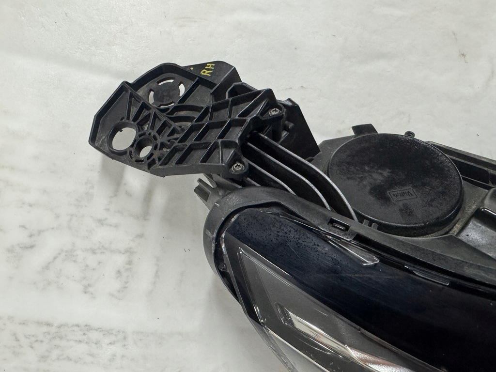 фото №11, Peugeot 3008 5008 звичайна лампа права 90085115 оригінал комплектна