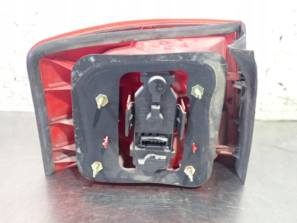 фото №4, Лампа правая задняя audi a6 c5 lift