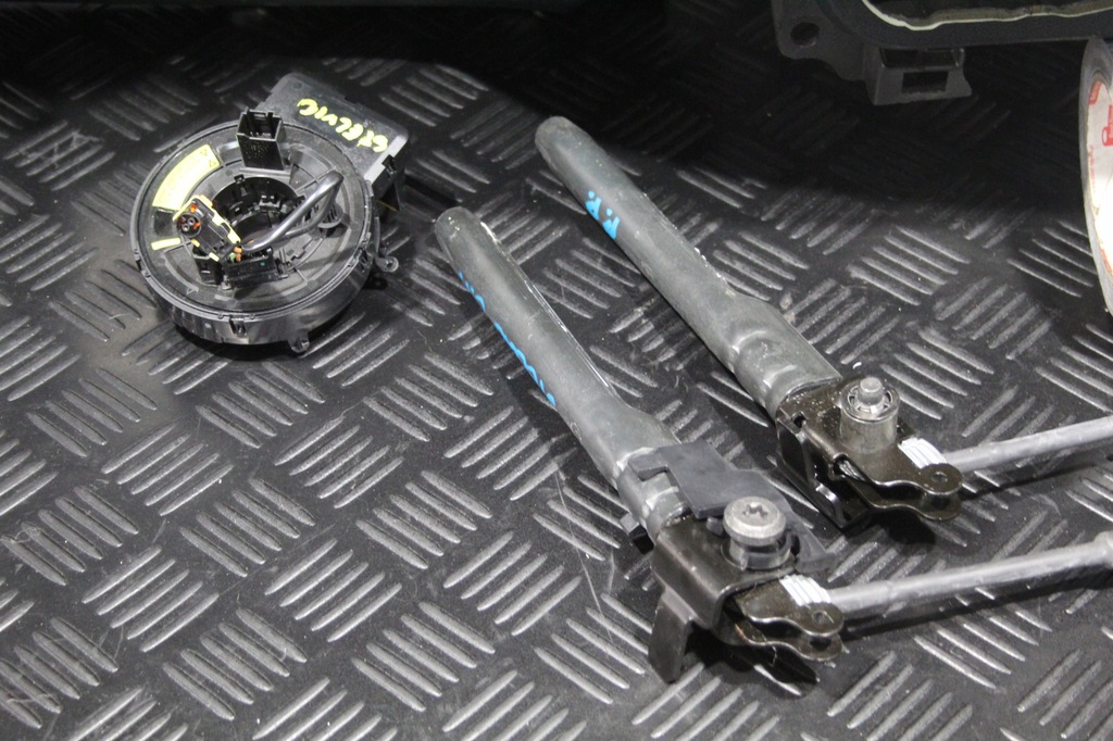 фото №6, Панель приладів консоль подушка безпеки подушки безпеки stelvio