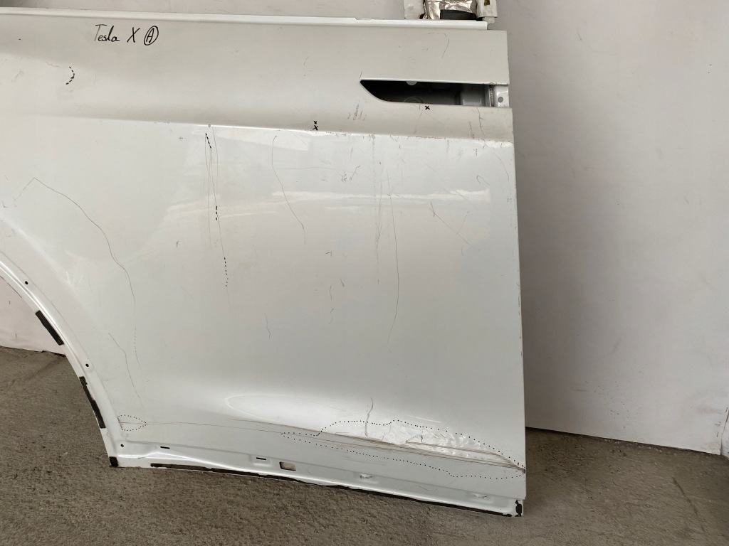 Tesla x дверь правое задние poznań giełda с Разборки