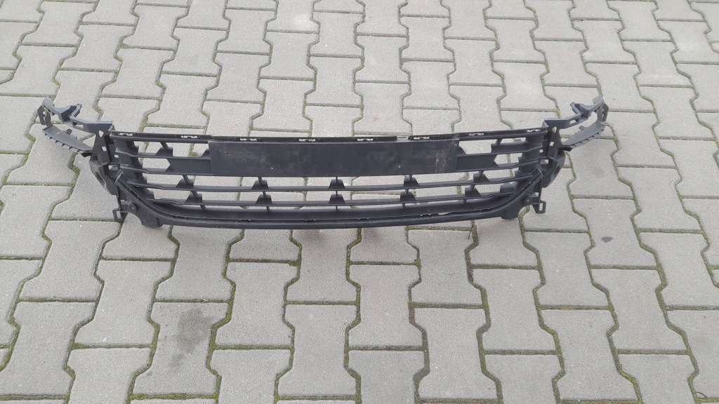 фото №1, Renault clio iv lift решітка середня бампера