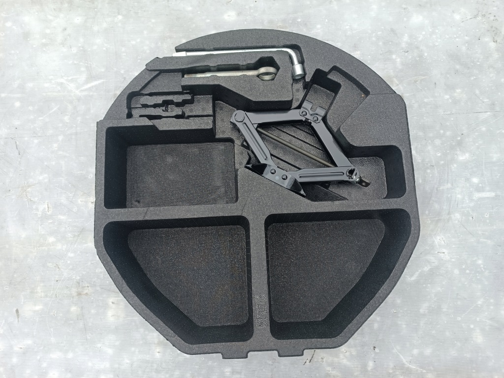 фото №1, Вкладыш пенополистирол багажника legacy v outback 09-14lewarek ключ