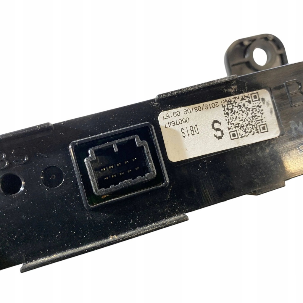 фото №8, Mazda cx-3 2019 перемикачі підігрів сидінь