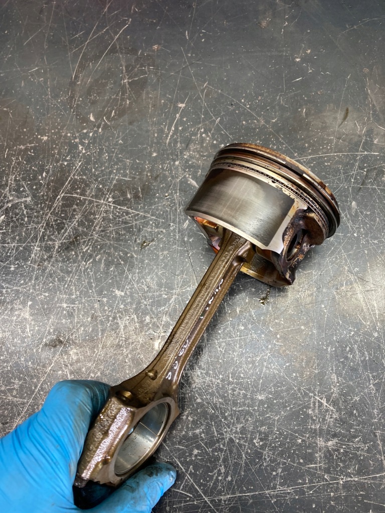 Поршень шатун nissan juke i f15 hr16 1.6 16v Зі Шроту