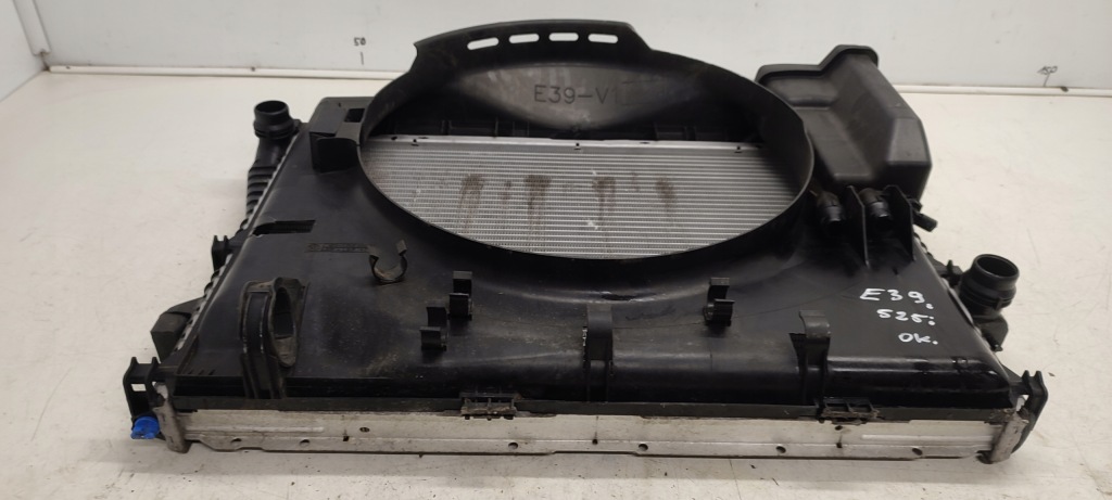 Радиатор воды бачок расширительный 1436060 bmw e39 Цена