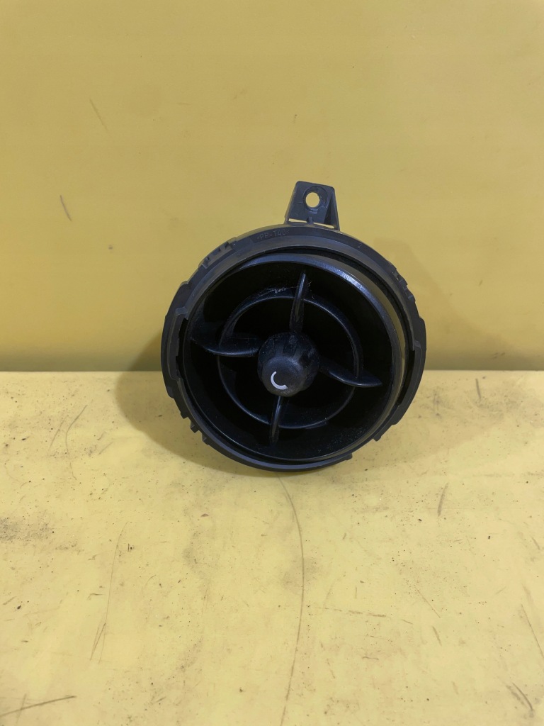 фото №1, Mini cooper r56 - решётка обдув правый перед 144821