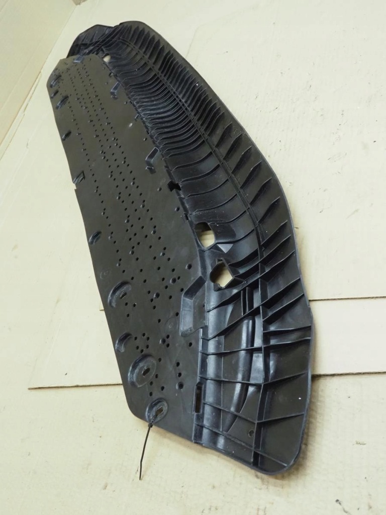 Плита накладка под двигатель бампера перед audi a4 b9 8w s-line 8w0807611f Доставка