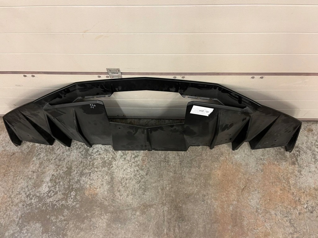 Lamborghini aventador дифузор lp700 бампер rear бампер diffusor 470807539b Оригінал