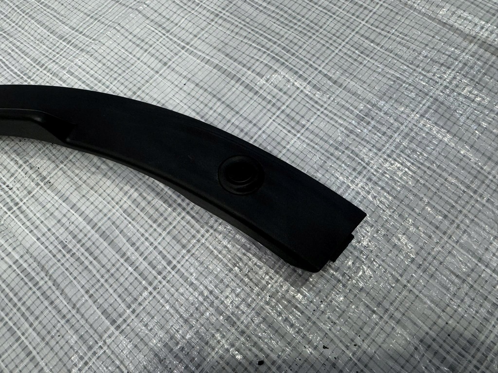 фото №4, Молдинг крыла задняя задняя pdc jaguar e-pace